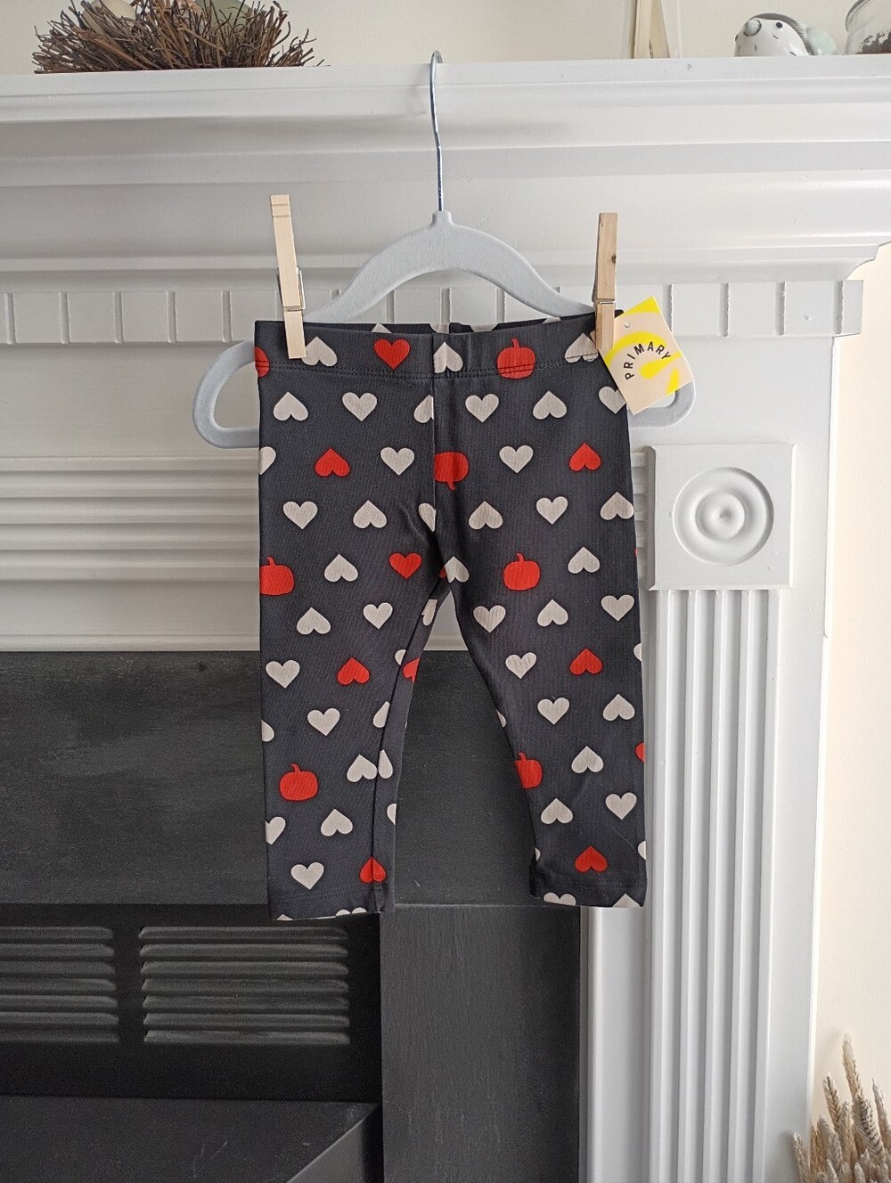 Primary 6-12m Pumpkin Heart Leggings, 1/2